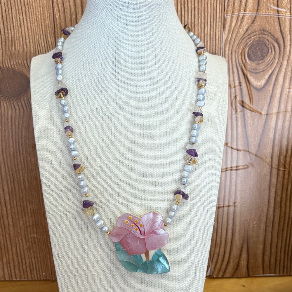 Lee Sands Vintage Shell Inlay Flower Pendant Bead Necklace Amethyst Citrine MOP